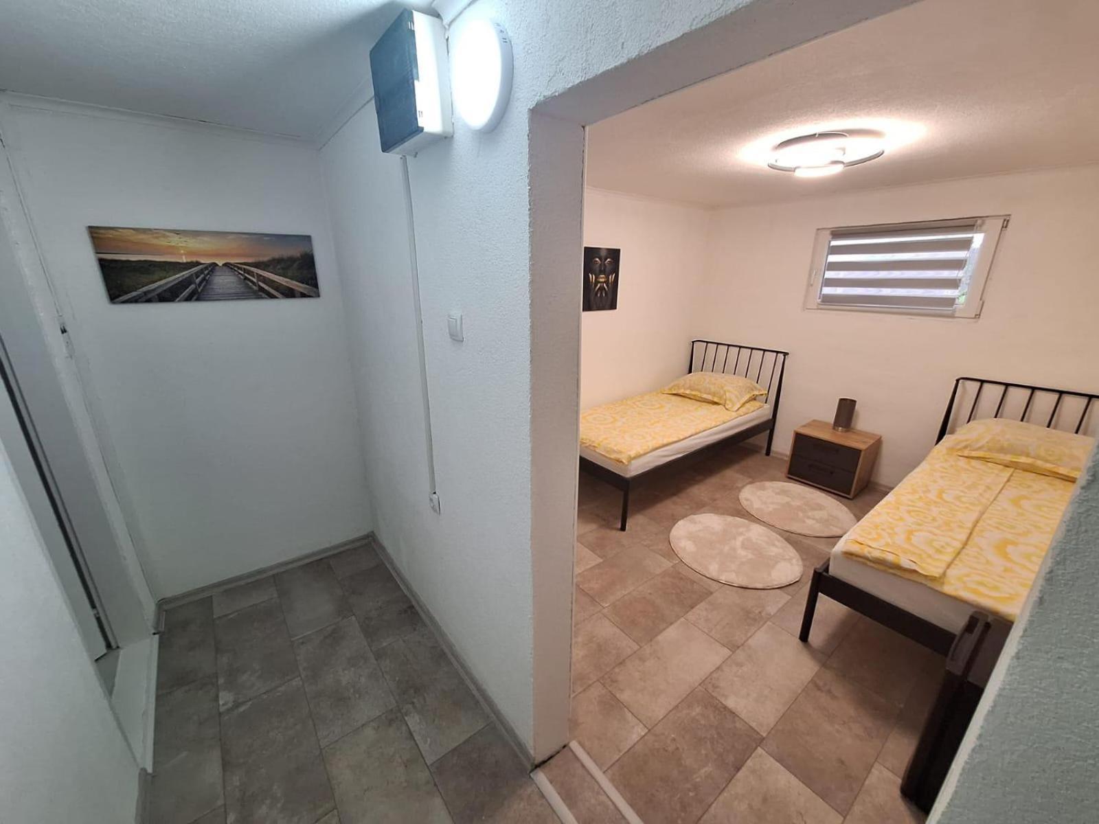 לקטסי Fly & Stay Apartments מראה חיצוני תמונה