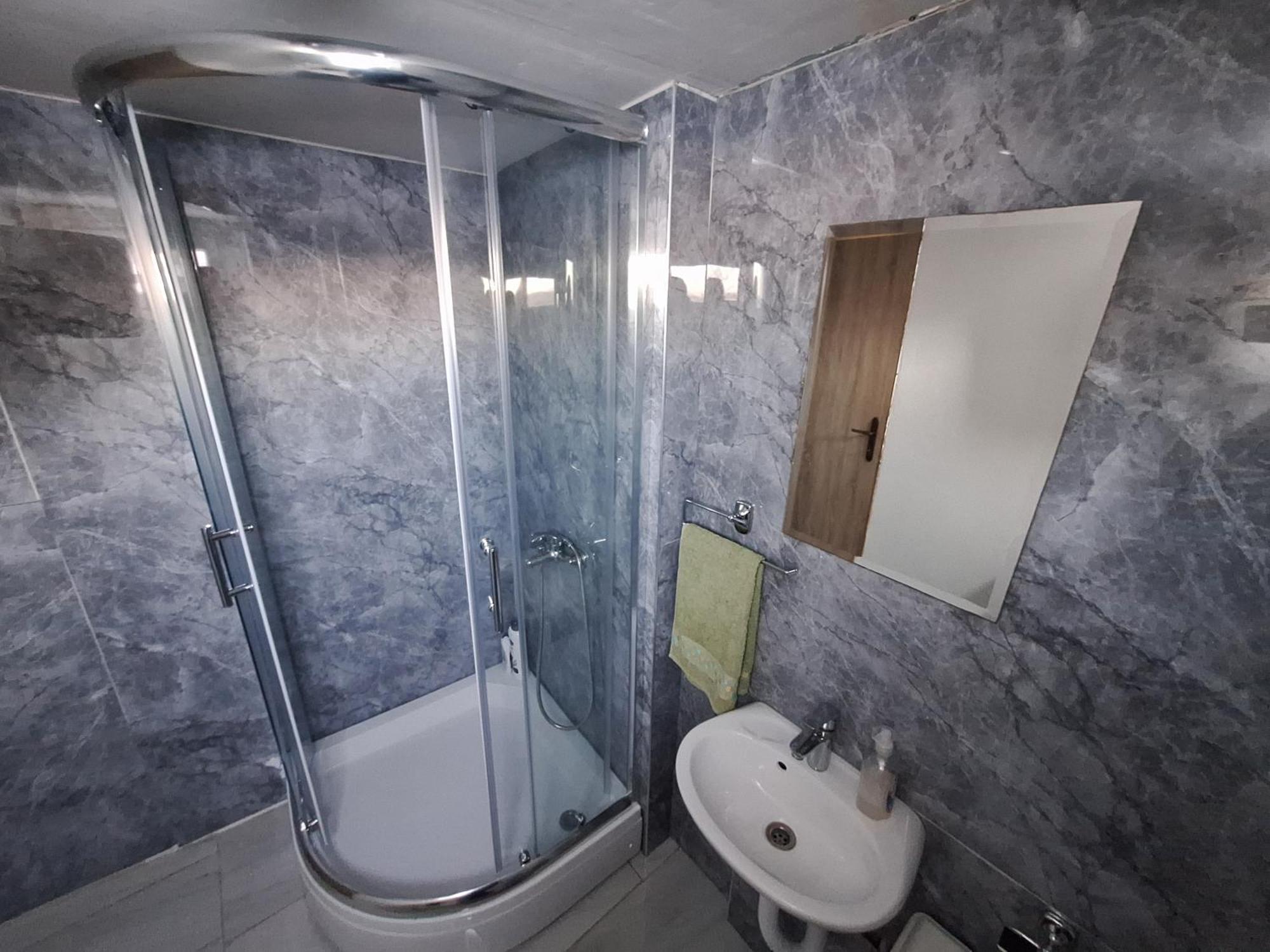 לקטסי Fly & Stay Apartments מראה חיצוני תמונה