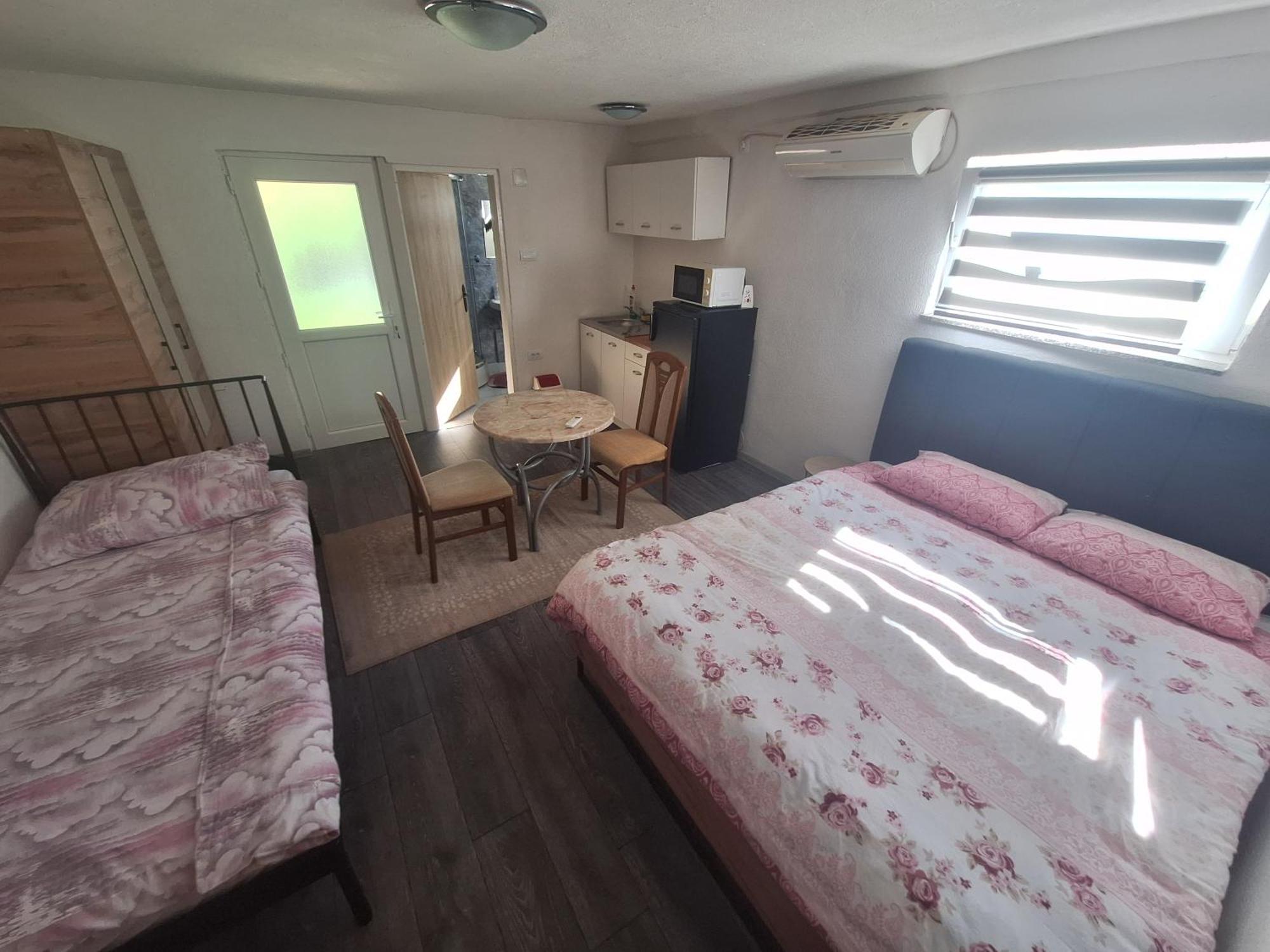 לקטסי Fly & Stay Apartments מראה חיצוני תמונה